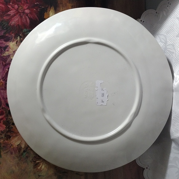 Rachel Zoe White and Tan Milamine Plate - Picture 4 of 5